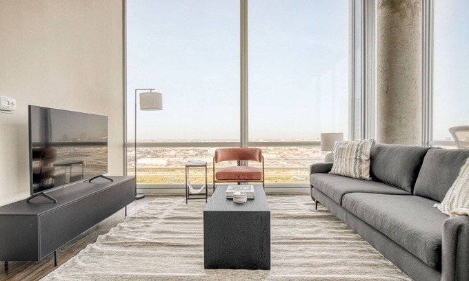 South Loop Apartment | Premium South Loop 2BR w/Gym & Roof, nr Grant Park, by Blueground