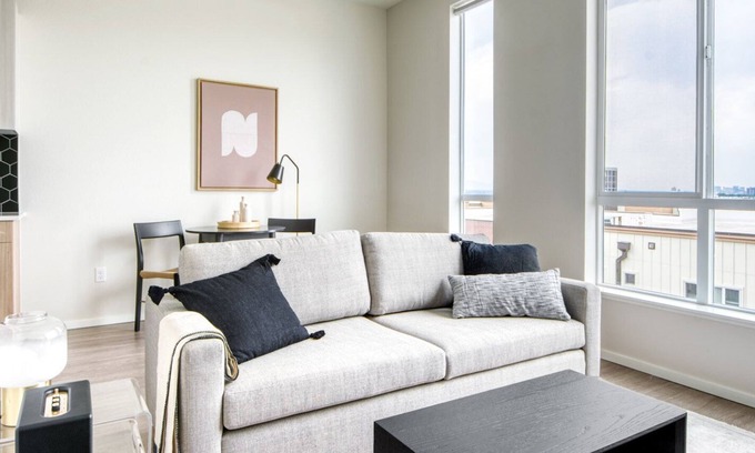 University Park Apartment | Premium University 1BR w/ W/D, Roof Deck, next to U of D, by Blueground