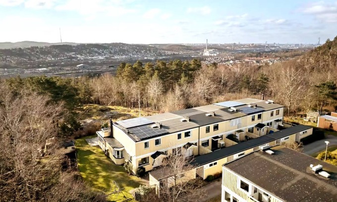 Gothenburg Apartment | Premium Workers Home | Near Volvo | Parking