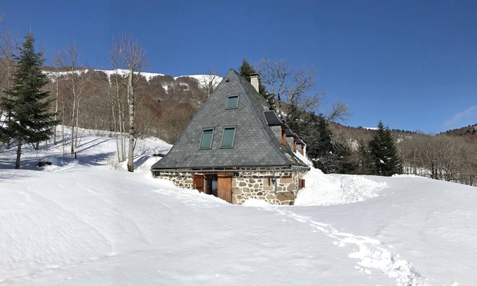 Saint-Jacques-des-Blats Villa | Prestigious residence, quiet and close to everything