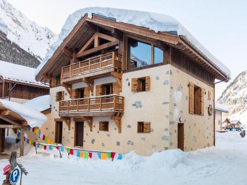 Champagny-en-Vanoise Ski Chalet | Prestigious chalet with pool and sauna