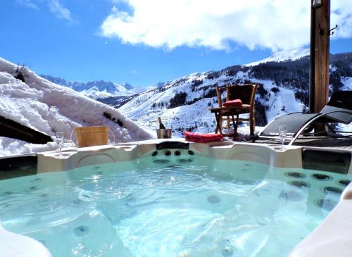 Vars Ski Chalet | Prestigious Chalet with Pool & Hot tub, Mountain Views for 19 Guests