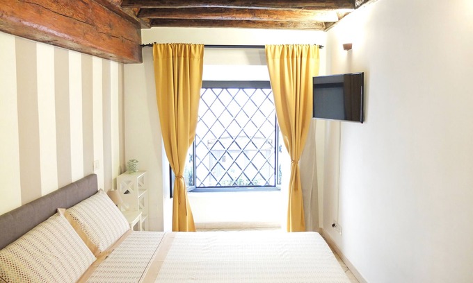 Rione V Ponte Apartment | Prestigious house in Navona Square - Property dated 1520 century