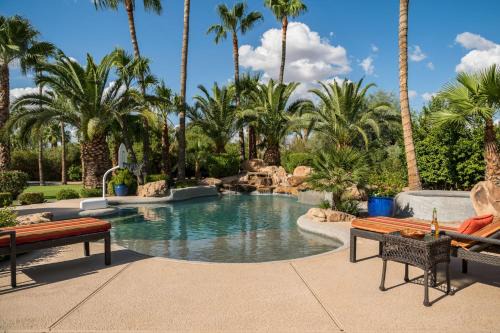 McDowell Ranchos Villa | Preston by AvantStay 6BR Desert Oasis w Basketball Court Pool Hot Tub