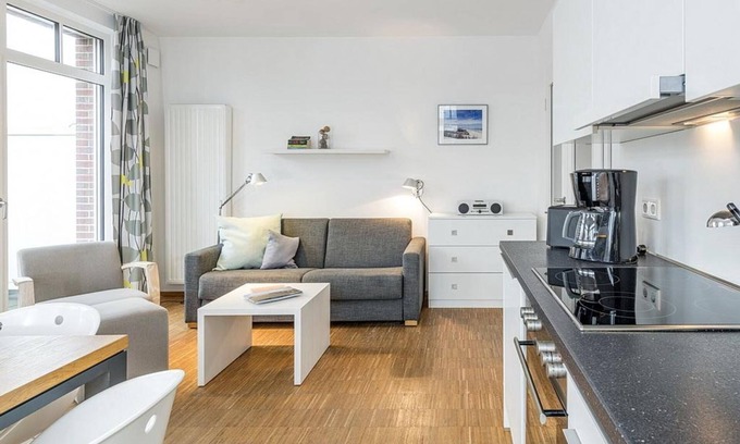 Horum Apartment | Pretty apartment with sunny balcony in south-east location - only 100 m to the beach