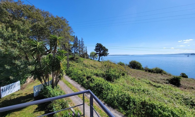 Roscanvel Villa | Pretty Breton Villa, Spectacular Sea Views, 2 minute walk from beach