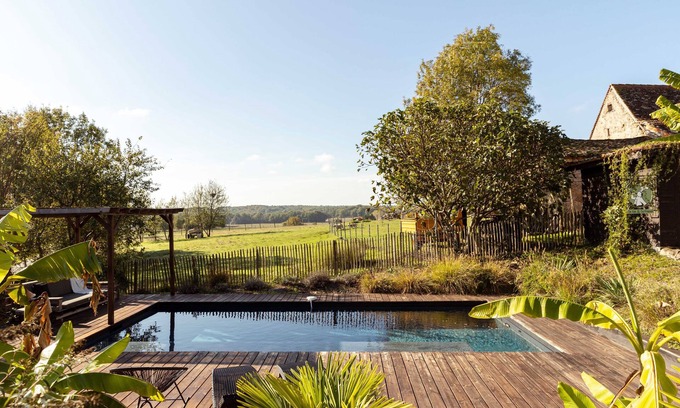 Saint-Martin-de-Gurson House | Pretty family friendly Stone Cottage Bergerac Bordeaux St Emillion jacuzzi pool