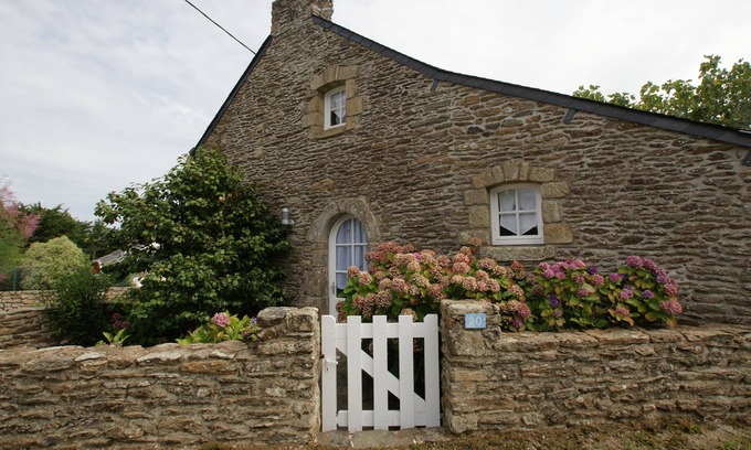 Sarzeau House | Pretty fisherman's cottage with sea view and beautiful beaches within walking distance