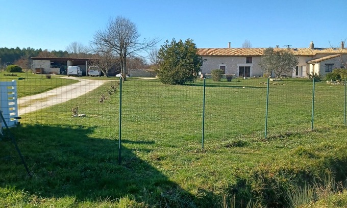 Margueron House | Pretty, fully-equipped stone farmhouse