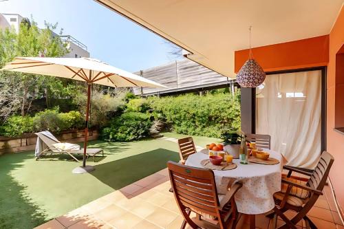 Lloret de Mar Apartment | Pretty garden apartment next to a charming beach
