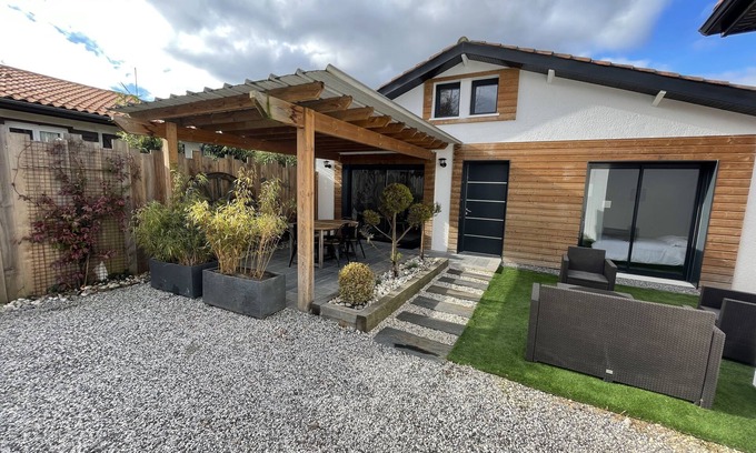 Martignas-Sur-Jalle House | Pretty little house in a very quiet area