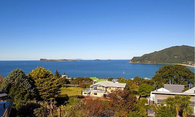 Tairua House | Pretty on Paku, Tairua - Cottage