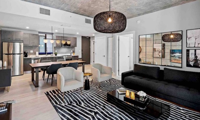 Flagler Village Apartment | Pretty Rola #201 Luxury 1/1 with King Bed at Downtown Ft. Lauderdale Area!