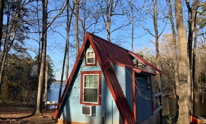 Leesville Ski Chalet | Prices Bridge Inn
