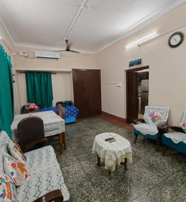 Bhopal Villa | Prime Area 1BHK Full AC Budget Stay