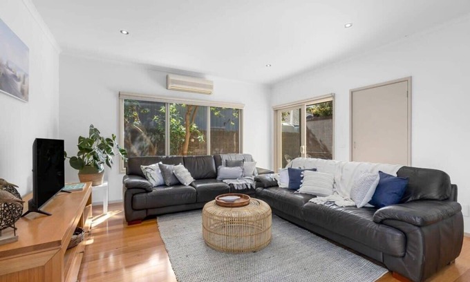 Barwon Heads House | Prime Coastal Hideaway, 450m to beach and river