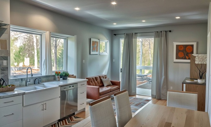 Hollywood Hotel | Prime Hollywood 5BR Townhouse & Family Getaway with AC Comfort & Free WiFi