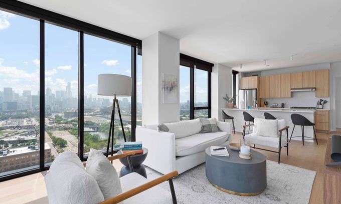 River North Apartment | Prime Lincoln Park Views + Modern Amenities Await