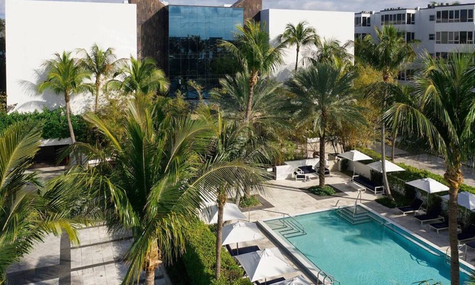 Palm Beach House | Prime Location! 2 Spacious Rooms | Private Beach Access + Outdoor Pool