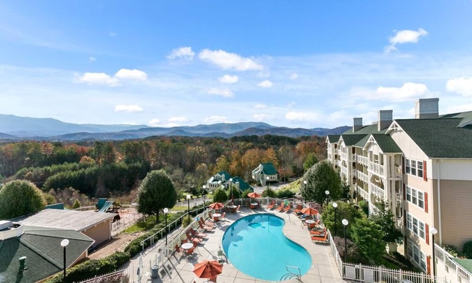 Pigeon Forge Resort | Prime Location! Great 2BR Unit, Kitchen, Pool