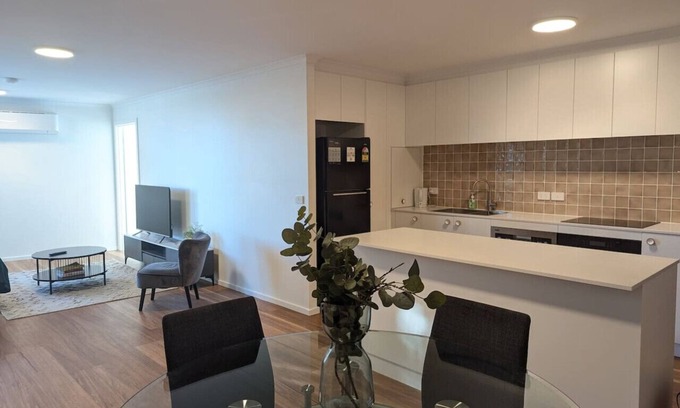 Braddon Apartment | Prime Location | Northbourne Ave