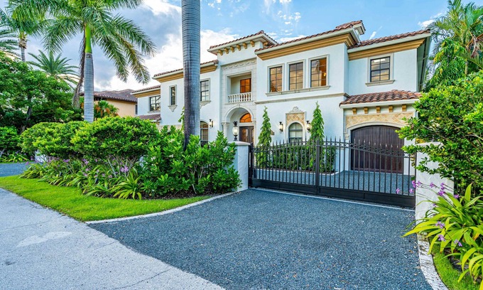 East Fort Lauderdale House | Prime Location Ultra-Lux Ft Lauderdale Oasis Awaits