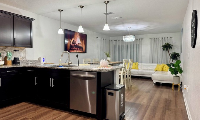 Southside House | Prime Urban Home Close To Downtown Jacksonville
