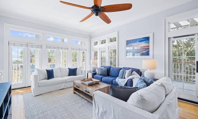 Seaside House | PRIME WaterColor Location! STEPS to WC BEACH CLUB! 2 Bikes Included! Pet
