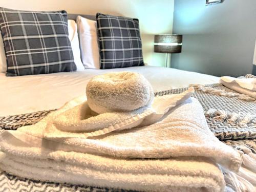 Llanybri Ski Chalet | Primrose 19-Woodland Lodges-Carmarthen-Pembroke