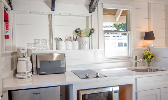 North Truro Hotel | Prince of Whales