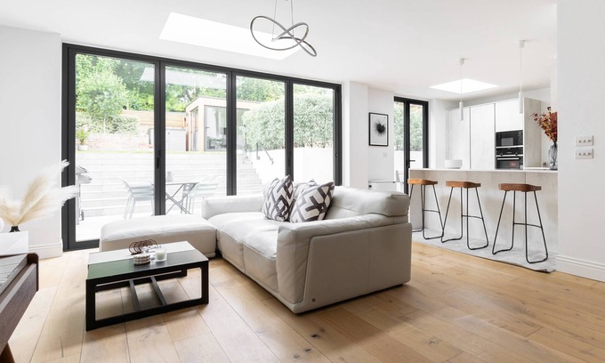 Kilburn Apartment | Priory Road III by onefinestay