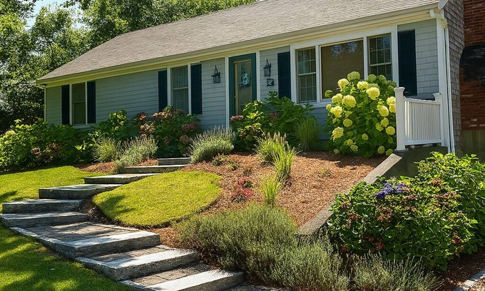 Dennis House | Pristine Home, Walk to Mayflower & Bayview Beaches!