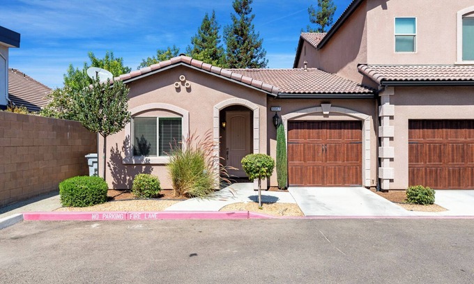 Raisin House | Pristine Luxury Townhouse for Professionals