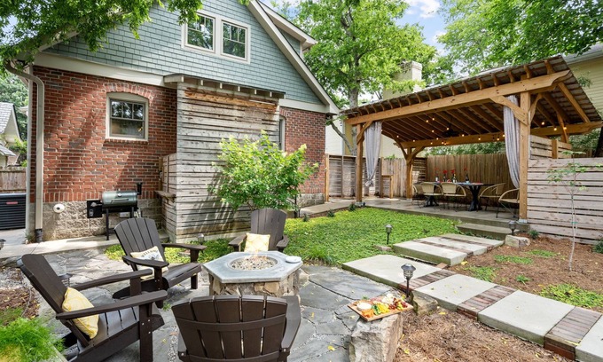 Hillsboro Village House | PRISTINE PROPERTY IN PRIME LOCATION — CHARMING ☆ SAFE ☆ WALK TO EVERYTHING