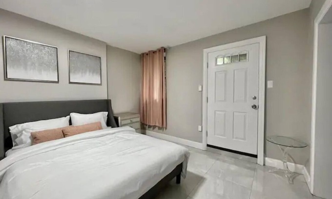 Albany Apartment | ★PRIVATE 1 BDRM Newly Renovated Apt W/D Patio★