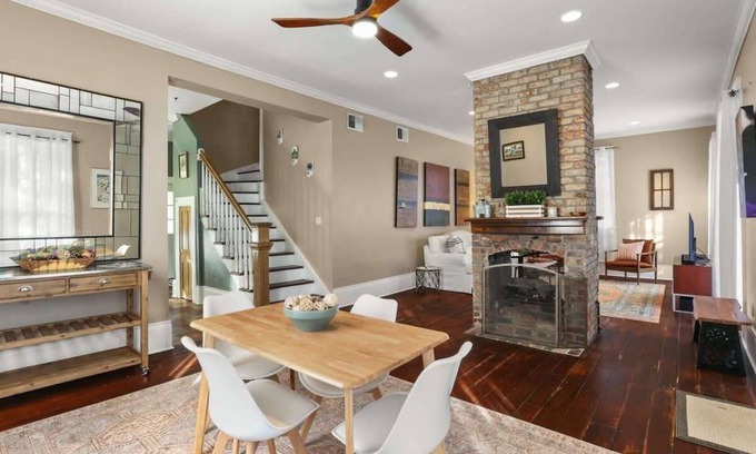 West Riverside House | Private 2 Bedroom Bungalow w/Gated Parking