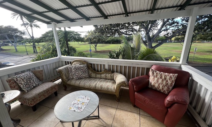 Diamond Head - Kapahulu - St. Louis House | Private 2 Bedroom unit with beautiful Balcony, Walking distance to beach.