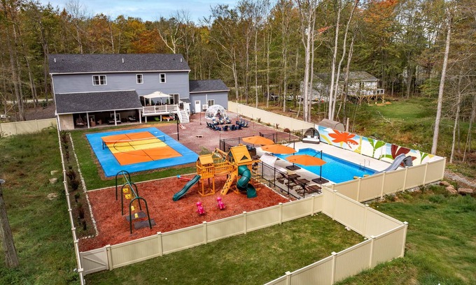 Tunkhannock Township House | Private 6BR Mountain Estate w/HotTub & Pickleball