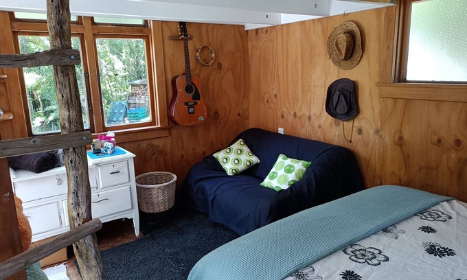 Barrytown Cabin | Private and Relaxing pet friendly cabin near Barrytown and Punakaiki