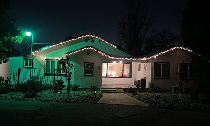 Fig Garden House | Private and secluded 2622 sf fully furnished house in exclusive Old Fig Garden