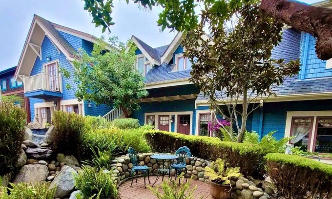 Pacific Grove House | Private Balcony viewing Monterey bay, fireplace & Spa bathtub