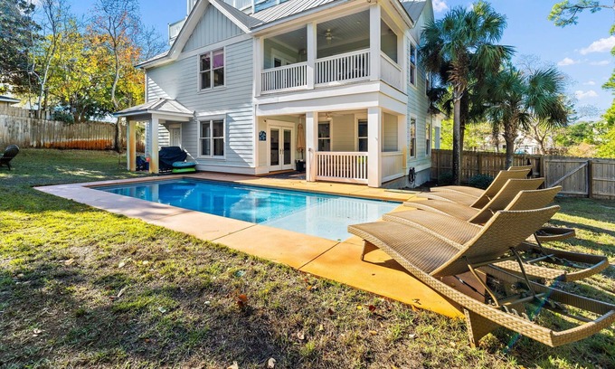 Gulf Pines House | Private Beach, Golf Cart, Private Pool, Two Master Bedrooms and Bikes!