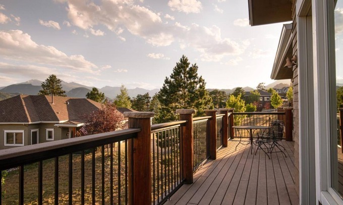 Stanley Hills Condo | Private, beautifully decorated mountain home!
