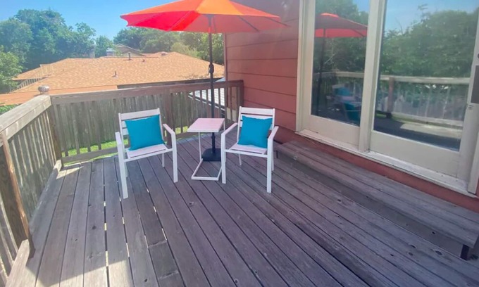 Coronado Hills Apartment | Private Bed & Bath w/Sparkling Pool