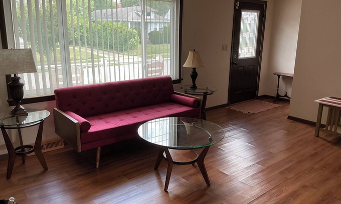 Akron House | PRIVATE BEDROOMS FOR TRAVELING MEDICAL PROFESSIONALS