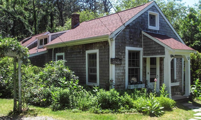 Brewster Cottage | Private Brewster Cottage Near Beach & Harbor!