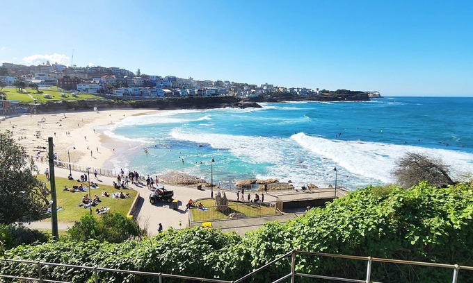Bronte House | Private Bronte Beach House with Ocean Views and Parking