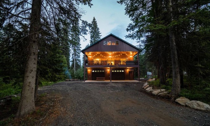 Tamarack Resort Cabin | Private Cabin at the Foot of West Mountain- Hot Tub