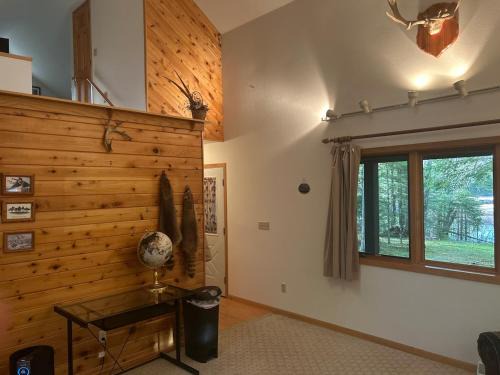 Crandon House | Private Cabin Getaway