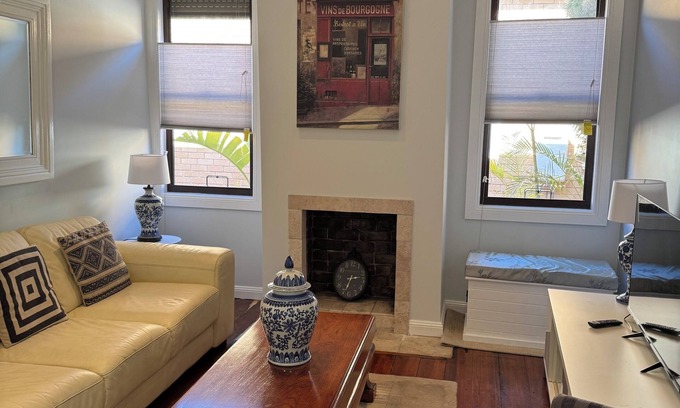 Seaforth House | Private, clean and convenient home, close to beaches, transport and restaurants.